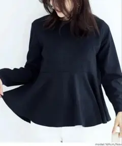 coca｜エンボス加工裾フレアトップス black M