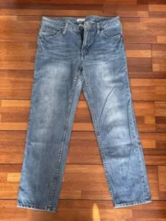 Earth music&ecology ストレートデニムライトブルー