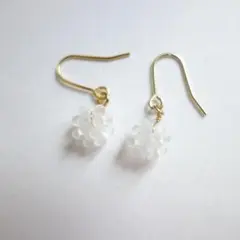 ティアドロップボールのピアス