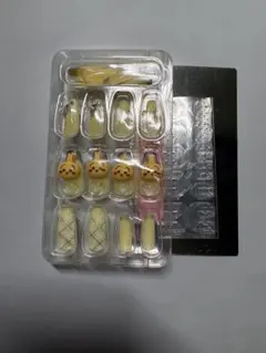 《新品未使用》ちいかわ うさぎ ネイルチップ 24枚入 CW30648箱無しのサムネイル