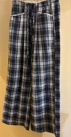 ネイビー カジュアルパンツ