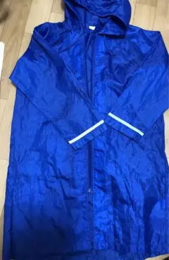 青いフード付きレインコート　130cm