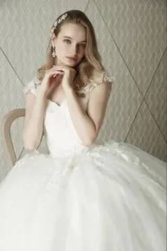 【美品】ウェディングドレス Barbie （ベール／グローブ付き）