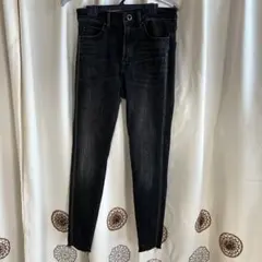 Stradivarius スキニーデニム ブラック ストーンラインのサムネイル