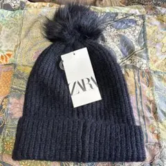 【未使用・タグ付き】ZARA ニット帽 ビーニー ポンポン付き ブラックのサムネイル
