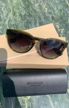 BURBERRY キャットアイ サングラス アリスBE4333F 300213 - メルカリ