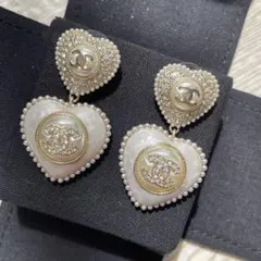 シャネル ハート ホワイト ゴールド ピアス
