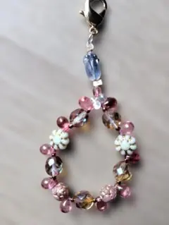 ピンク系花モチーフチャーム　バックチャーム　キーホルダー　ハンドメイド
