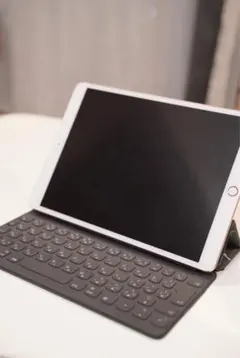 Apple iPad pro 2017 10.5インチ本体 + キーボードカバー