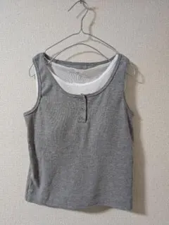 【新品】カップ付き グレー タンクトップ Mサイズのサムネイル