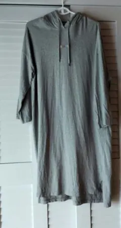 近日処分❗CONVERSE フード付きグレー長袖ワンピース