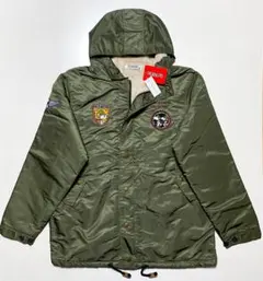 ピーナッツ　スヌーピー　ナイロンジャケット　M　キャラクターワッペン　タグ付き