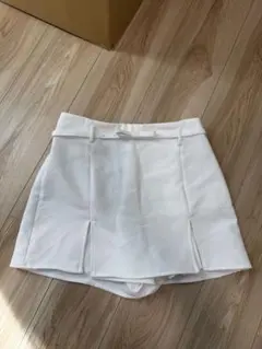 ZARA ホワイト ショートパンツ Mサイズ