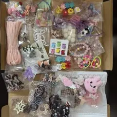 ヘアアクセサリーとチャームのセット 大量 まとめ売り