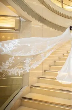 ホワイト刺繍ウェディングベール