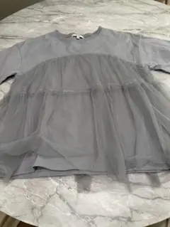 nikoand... フリル付きTシャツ　グレー　Mサイズのサムネイル