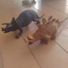 恐竜フィギュアセット