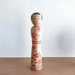 花柄のかわいい伝統こけしのサムネイル