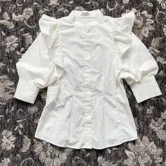 【ほぼ未使用】snidel フリルスタンドカラーブラウス ホワイト 半袖 シャツのサムネイル