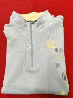 水色ハーフジップシャツ