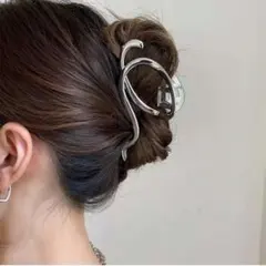 バンスクリップ　ヘアクリップ　簡単　おしゃれコーデ　まとめ髪　ヘアクリップ