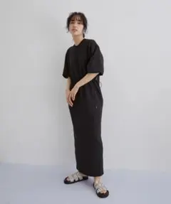 ハーフスリーブドロストワンピース　アダムエロペ