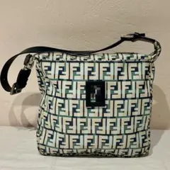 FENDI フェンディ ズッカ柄 ナイロン ワンショルダーバッグ イタリア製のサムネイル