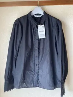 【新品タグ付き】❤︎ZARA❤︎/新品未使用品/フリル付き黒長袖シャツ/Lサイズ