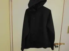 クロスプラス・レデイース　フード付きパーカー