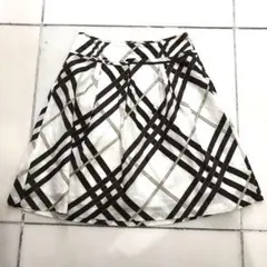 BURBERRY LONDON ノバチェック フレアスカート 膝丈 膝下丈 36 - メルカリ