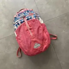 【ノースフェイス】サーモンピンク　リュック　小学生　幼稚園　ピンク
