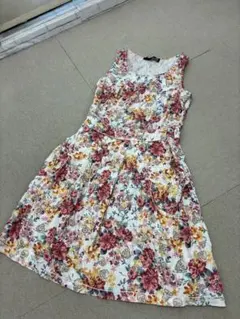 （L06438）LOVE MOSCHINO モスキーノ スカル　花柄　ワンピースのサムネイル