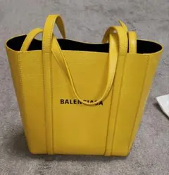 BALENCIAGA ショルダーバッグ イエロー　xxsのサムネイル