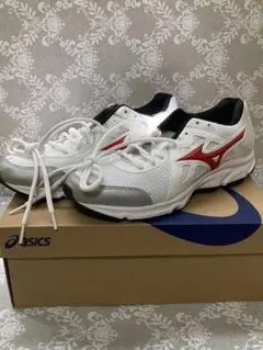 Mizunoランニングシューズ ホワイト/レッド未使用