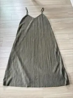 プリーツキャミワンピース カーキオリーブのサムネイル