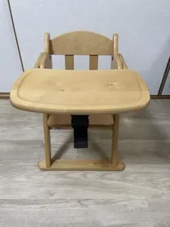 木製ベビーチェア 安全ベルト付き　折りたたみローチェアー