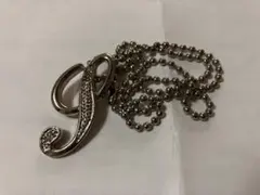 イニシャル付きメタルネックレス