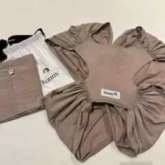 コニー　抱っこ紐　ベージュ　2XS