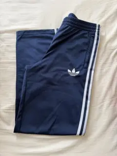 adidas トラックパンツ ストレートシルエット スリーライン