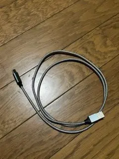 USB-A to USB-C 케이블 메쉬 소재 본체