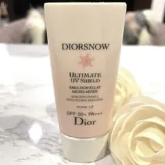 ✩箱付✩【Dior】スノー UVシールド トーンアップ 50＋ SPF50＋のサムネイル