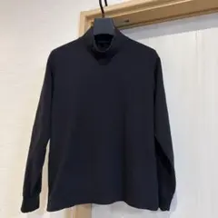 ユニクロ　ブラック モックネック　長袖カットソー　M