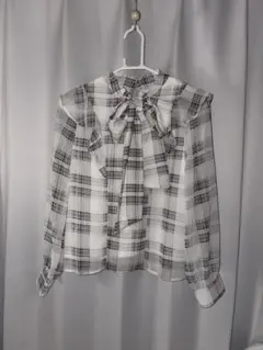 チェック柄リボン付き長袖シャツ