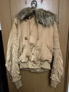 ベージュ MA-1ジャケット ファー付き