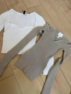 H&M 長袖トップス 2枚セット ホワイト ラメベージュ新品未使用のサムネイル