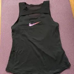 タンクトップ　ナイキ　レディース　ヨガウェア