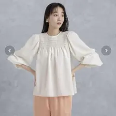 美品 NANO universe シャーリングブラウス オフホワイト