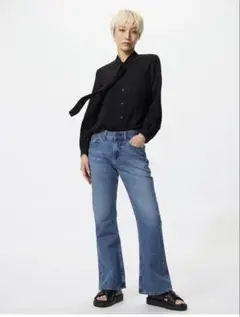 ユニクロ　ブーツカットジーンズ・32・丈普通・66BLUE