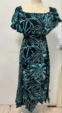 フラドレス　黒と青の葉柄オフショルダームームー