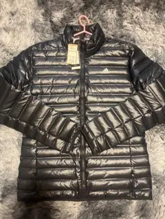 新品1.1万タグ付きアディダス ダウンジャケット黒 ブラック adidas